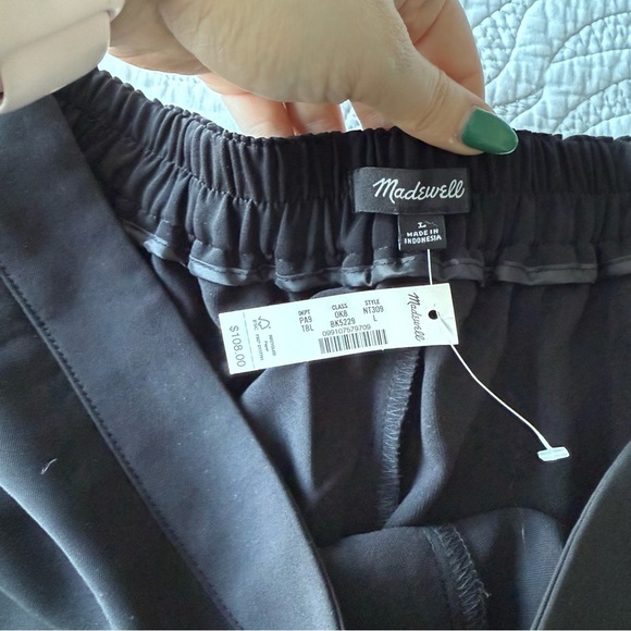 NWT - Madewell - Pull-On Straight Pants in Crepe - True Black - Picture 7 of 14